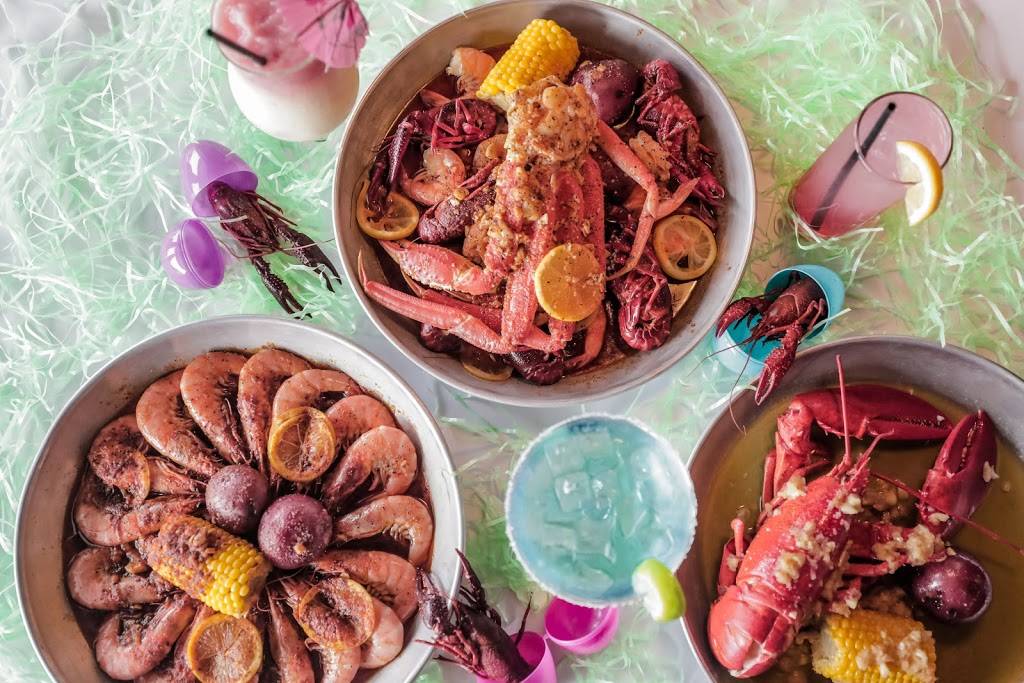 Hook & Reel Cajun Seafood | restaurant | 385 Boston Post Rd, Orange, CT 06477, USA | 2035539909 OR +1 203-553-9909