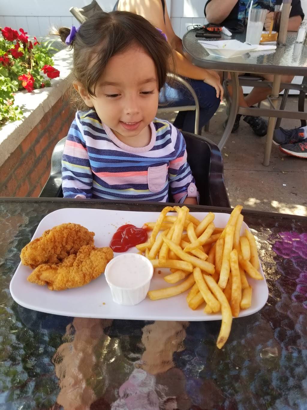 Kathy Mays Lakeview Cafe | cafe | 6622 Lakeview Dr, Huntington Beach, CA 92648, USA | 7148427700 OR +1 714-842-7700