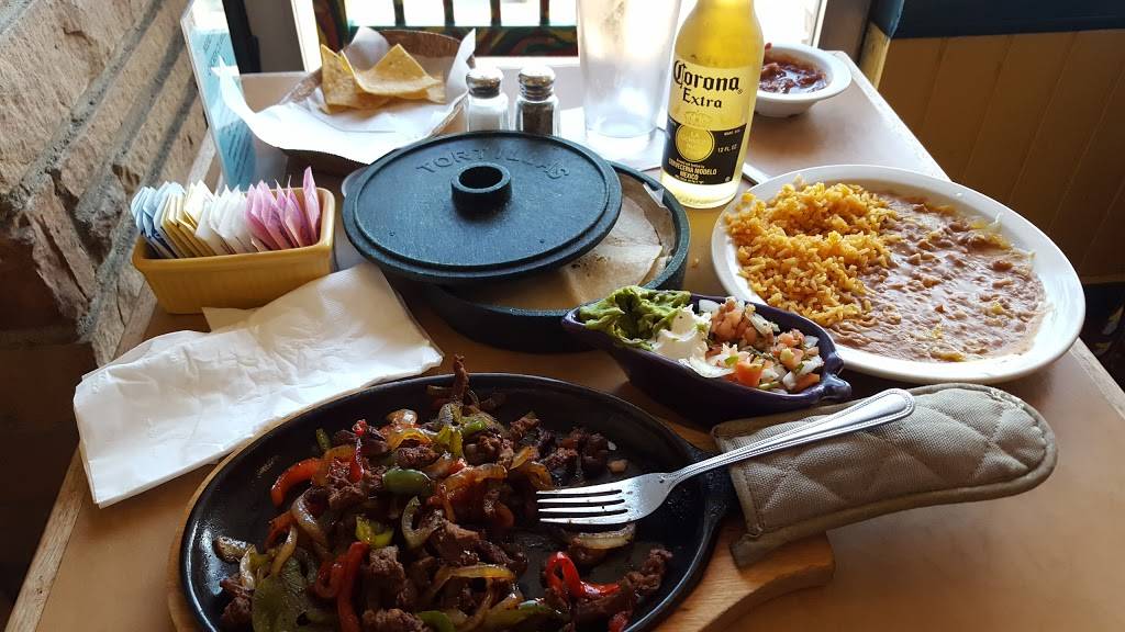 Casa De Ramos | restaurant | 827 W Glenoaks Blvd, Glendale, CA 91202, USA | 8182403129 OR +1 818-240-3129