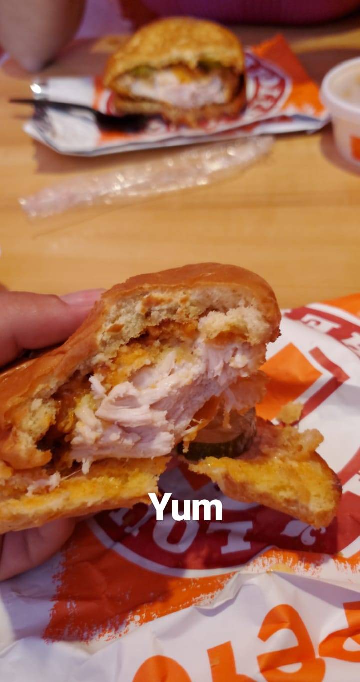 Popeyes Louisiana Kitchen | restaurant | 1500 W El Camino Ave, Sacramento, CA 95833, USA | 9163333693 OR +1 916-333-3693