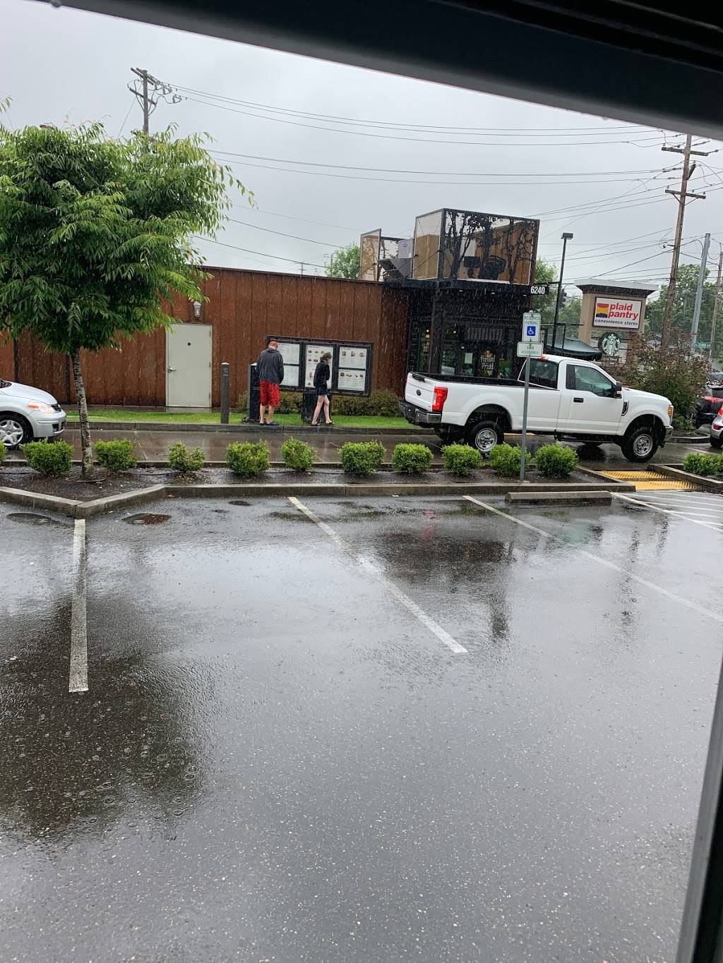 Starbucks | cafe | 6020 NE Columbia Blvd, Portland, OR 97218, USA | 5032821807 OR +1 503-282-1807