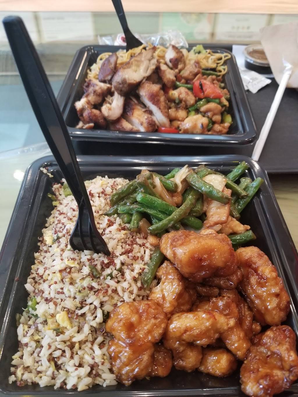 Panda Express | meal takeaway | 216 S Lake Ave, Pasadena, CA 91101, USA | 6262299180 OR +1 626-229-9180