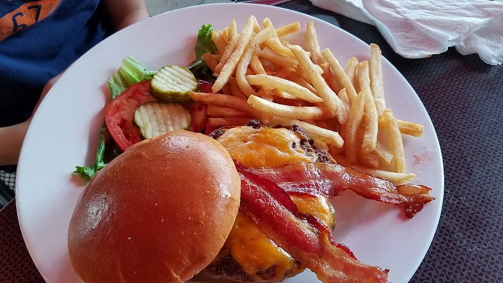 Luckys Burger & Brew Brookhaven | restaurant | 305 Brookhaven Ave #1250, Brookhaven, GA 30319, USA | 6787051713 OR +1 678-705-1713