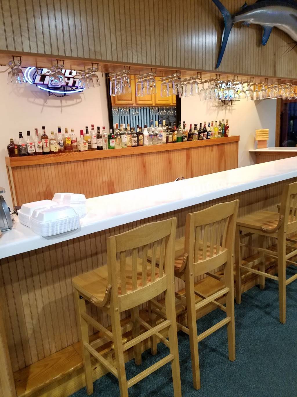 Fish Hooks Cafe | restaurant | 231 E Main St, Belhaven, NC 27810, USA | 2529439948 OR +1 252-943-9948