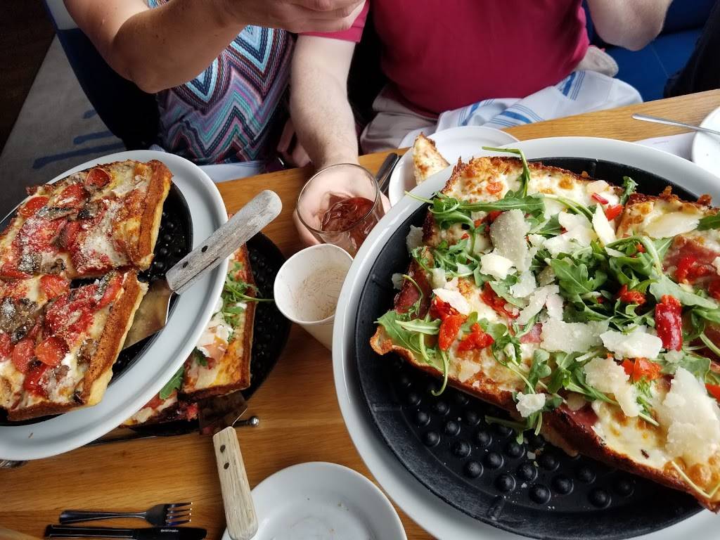 Blue Pan Pizza West Highlands | restaurant | 3930 W 32nd Ave, Denver, CO 80212, USA | 7204567666 OR +1 720-456-7666