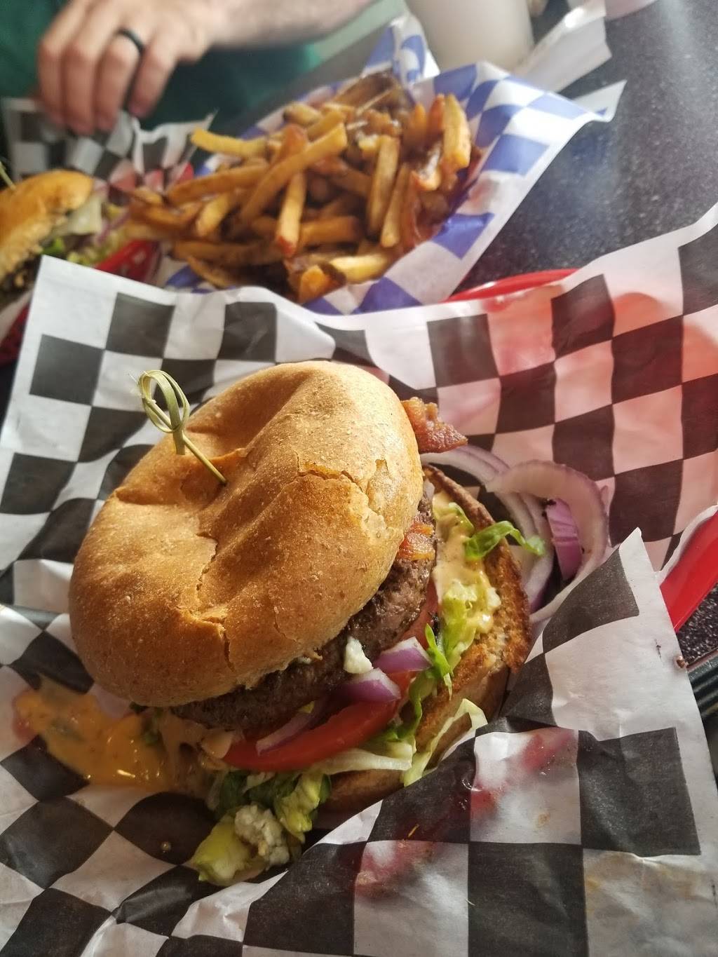 DaddiOs Burger | restaurant | 4230 Calder Ave, Beaumont, TX 77706, USA | 4098981977 OR +1 409-898-1977