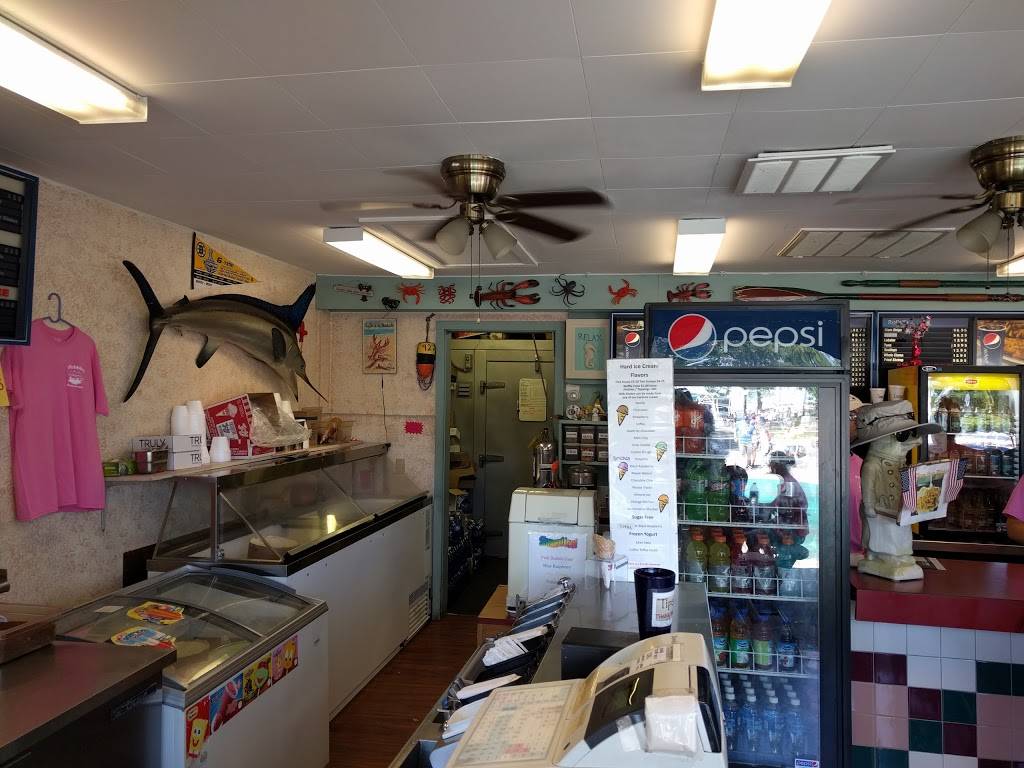 Pebbles | restaurant | 76 Water St, Plymouth, MA 02360, USA | 5087472978 OR +1 508-747-2978