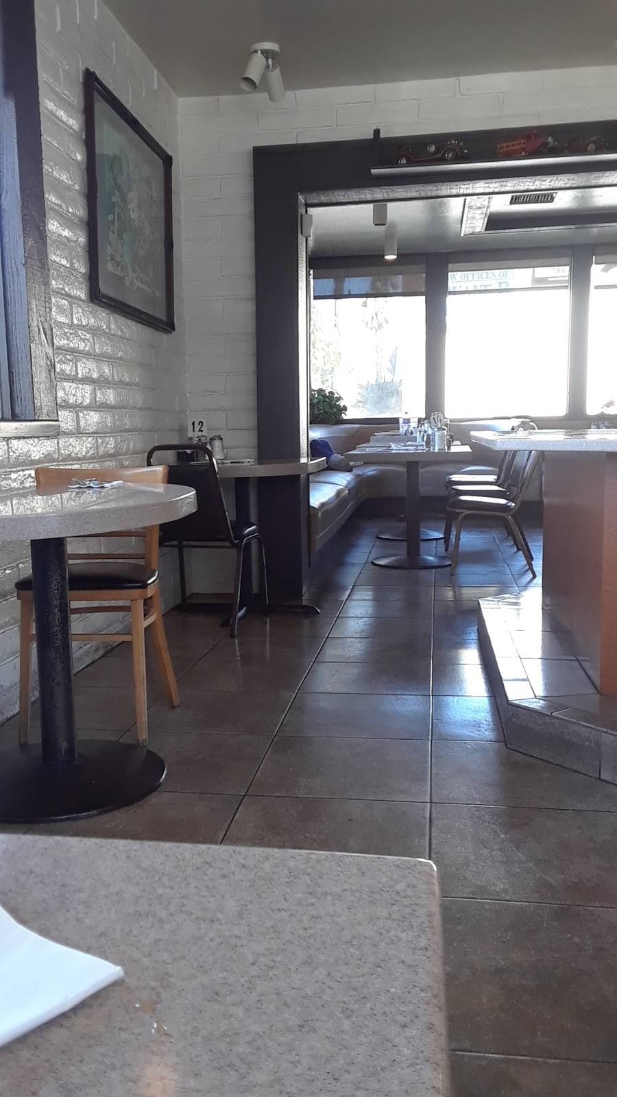 Yum Yum Restaurant | restaurant | 1303, 541 N D St, San Bernardino, CA 92401, USA | 9098850150 OR +1 909-885-0150