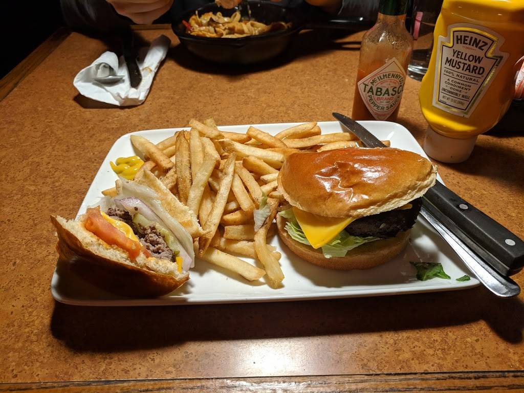 TGI Fridays | restaurant | 3015 Lohr Rd, Ann Arbor, MI 48103, USA | 7349977050 OR +1 734-997-7050