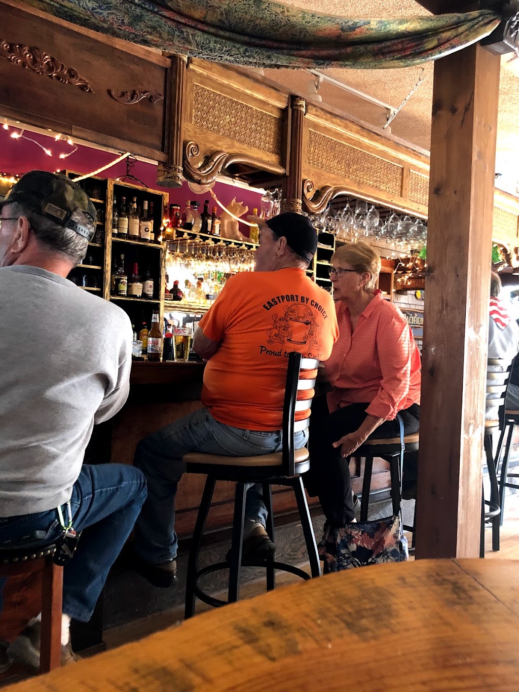 Old Sow Grill | restaurant | 31 Water St, Eastport, ME 04631, USA | 2078532323 OR +1 207-853-2323