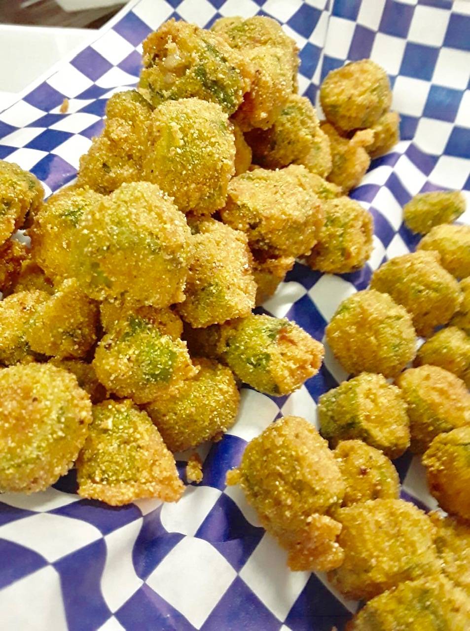 The Tackle Box Southern Seafood & More | restaurant | 17620 Bellflower Blvd, Bellflower, CA 90706, USA | 5628040736 OR +1 562-804-0736