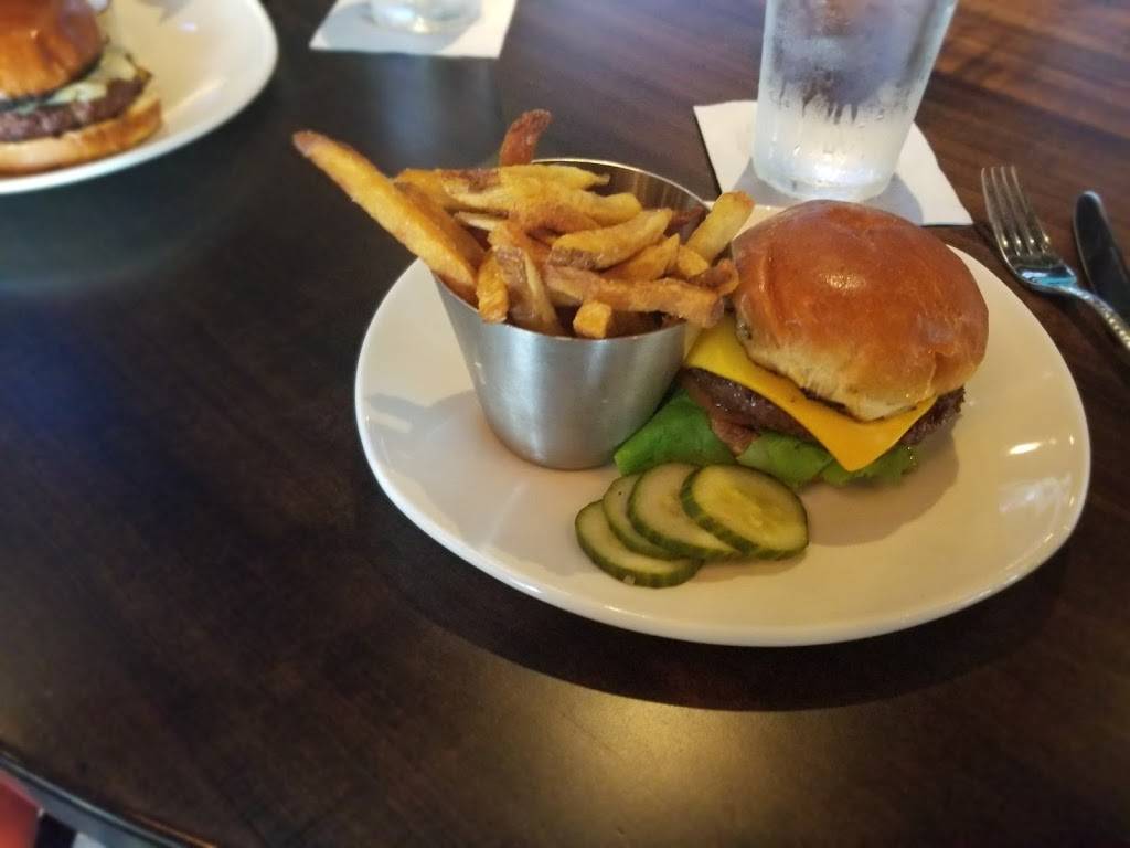 Cadence Kitchen & Co | restaurant | 5101 Mochel Dr, Downers Grove, IL 60515, USA | 6304427631 OR +1 630-442-7631