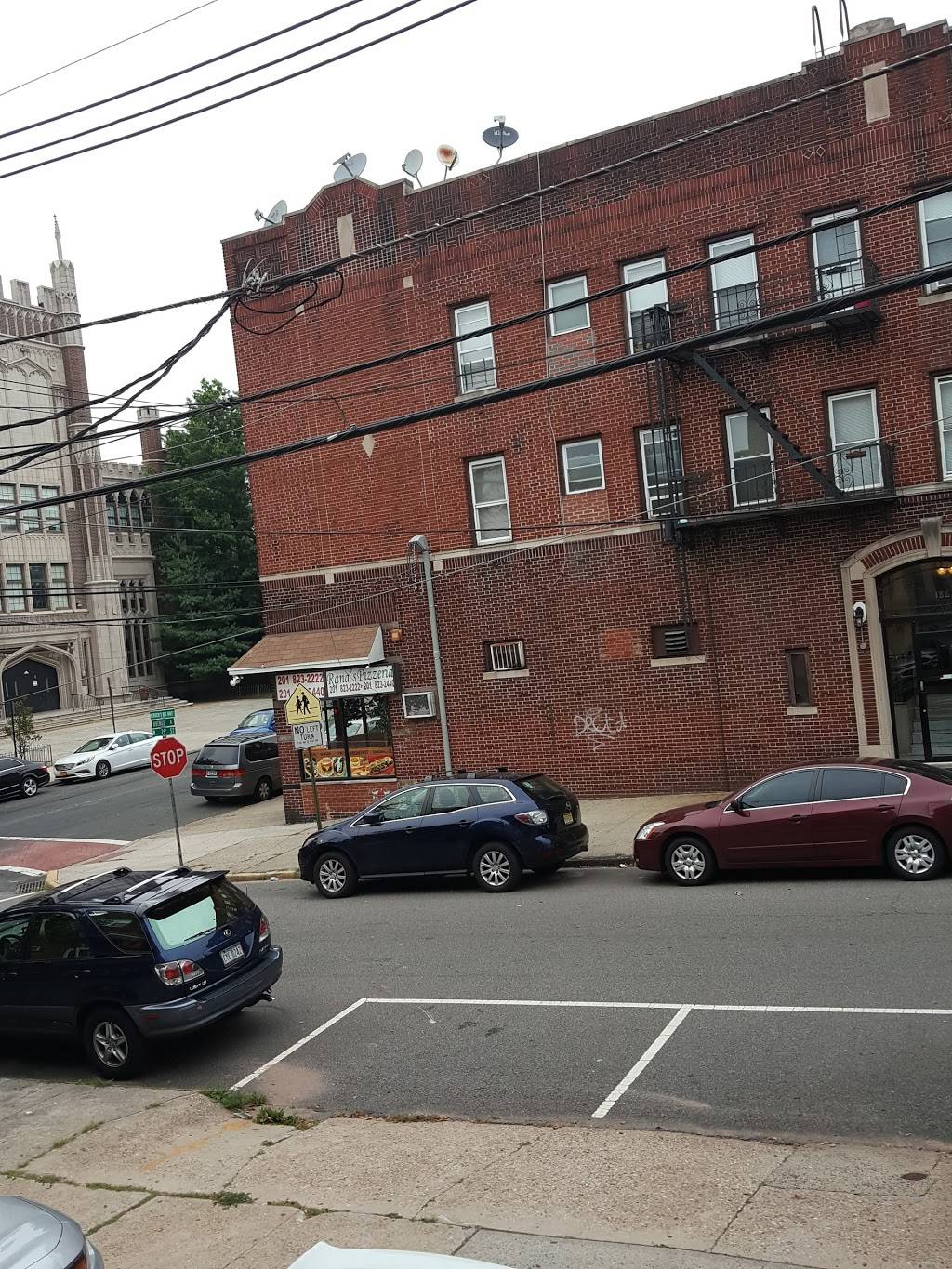 Ranas Pizzeria | restaurant | 674 Avenue A, Bayonne, NJ 07002, USA | 2018232222 OR +1 201-823-2222