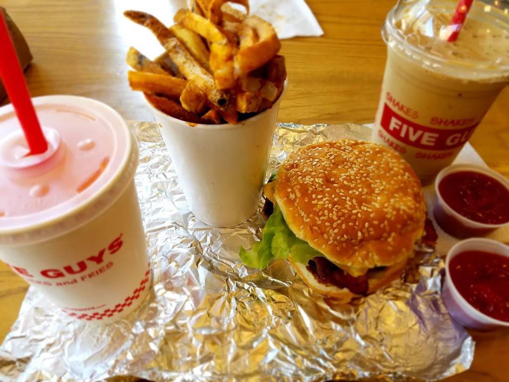 Five Guys | meal takeaway | 1146 S Wabash Ave, Chicago, IL 60605, USA | 3124318140 OR +1 312-431-8140