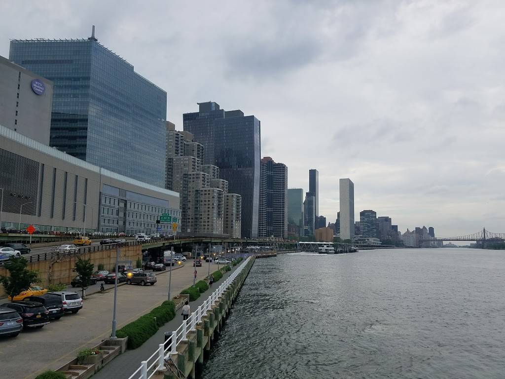 The Crows Nest | meal takeaway | The East River between 28th Street and 32nd Street, New York, NY 10016, USA | 2126833333 OR +1 212-683-3333