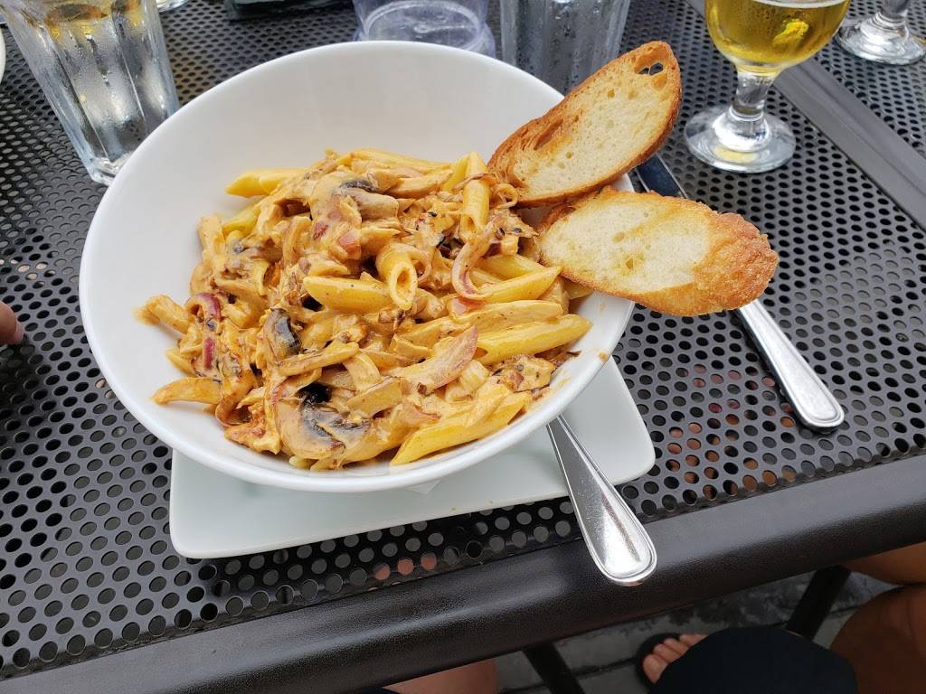 Tin Cup Sports Grill | restaurant | 1831 Walkers Line, Burlington, ON L7M 0H6, Canada | 9053157727 OR +1 905-315-7727