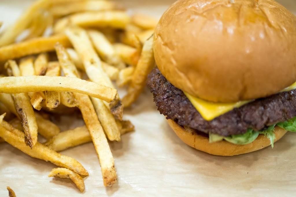 MOOYAH Burgers, Fries & Shakes | restaurant | 120 Bass Pro Blvd Ste E, Denham Springs, LA 70726, USA | 2252434649 OR +1 225-243-4649