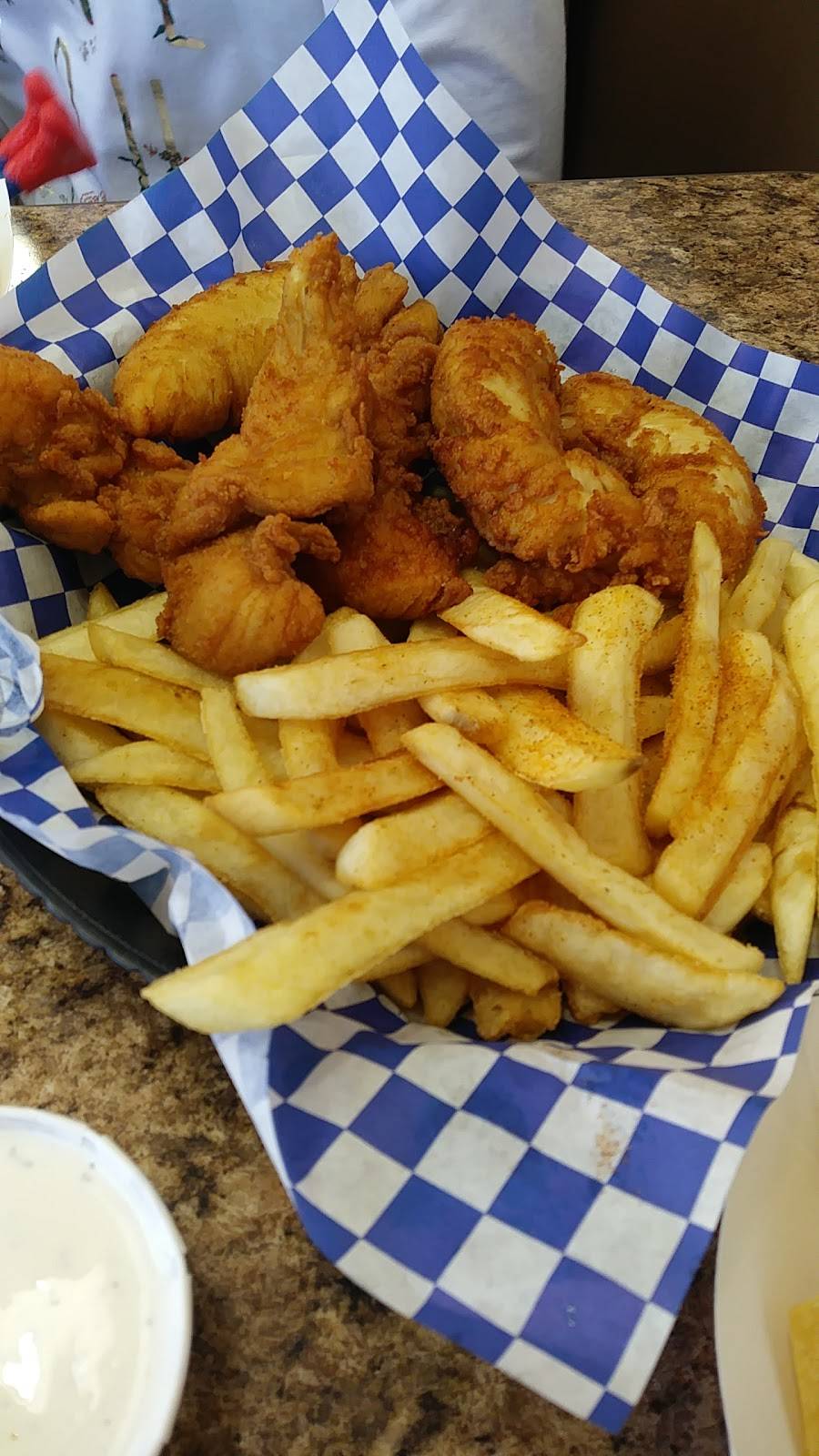 Gus Jr | restaurant | 295 E Redlands Blvd, San Bernardino, CA 92408, USA | 9098258219 OR +1 909-825-8219