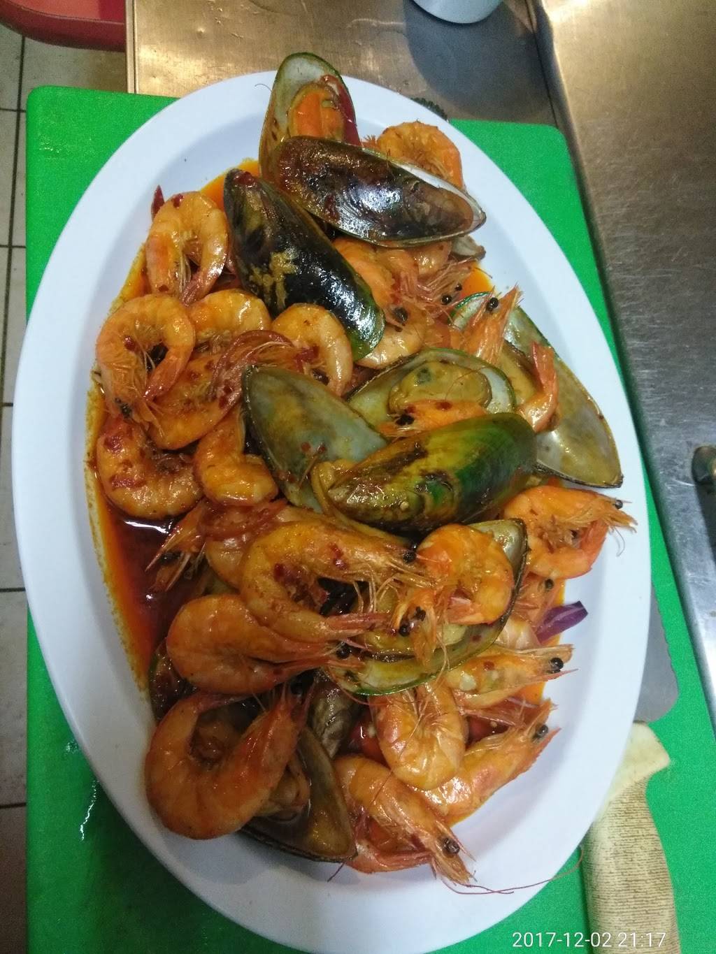 El Velero De Nayarit Restaurant | restaurant | 3300 W Montrose Ave, Chicago, IL 60618, USA | 7735395797 OR +1 773-539-5797