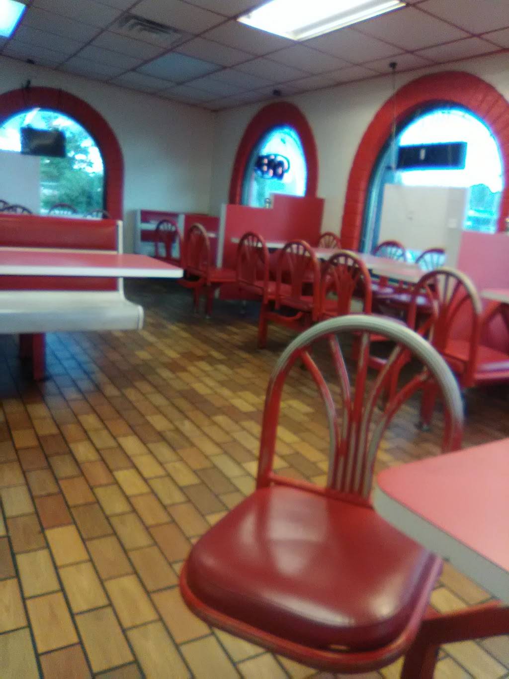 J J Fish & Chicken | restaurant | 9008 W Brown Deer Rd, Milwaukee, WI 53224, USA | 4143551000 OR +1 414-355-1000