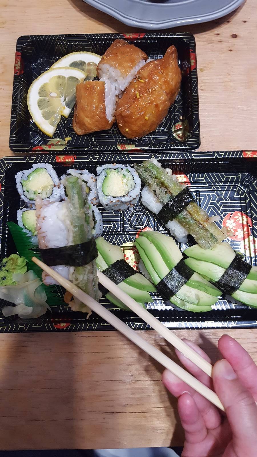 Sushi Kira | restaurant | 67 Roncesvalles Ave, Toronto, ON M6R 2K6, Canada | 6473585472 OR +1 647-358-5472