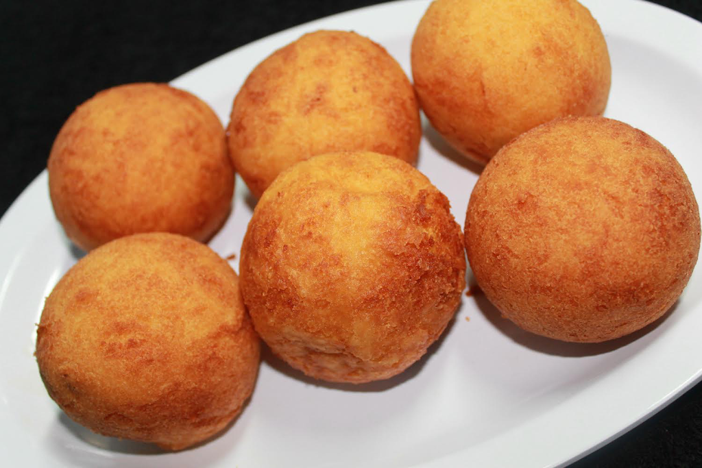 The Caribbean Restaurant | restaurant | 415 E High Ave, New Philadelphia, OH 44663, USA | 3304407517 OR +1 330-440-7517