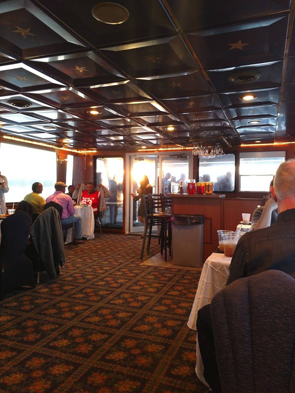 Catawba Queen | restaurant | 1459 River Hwy, Mooresville, NC 28117, USA | 7046632628 OR +1 704-663-2628