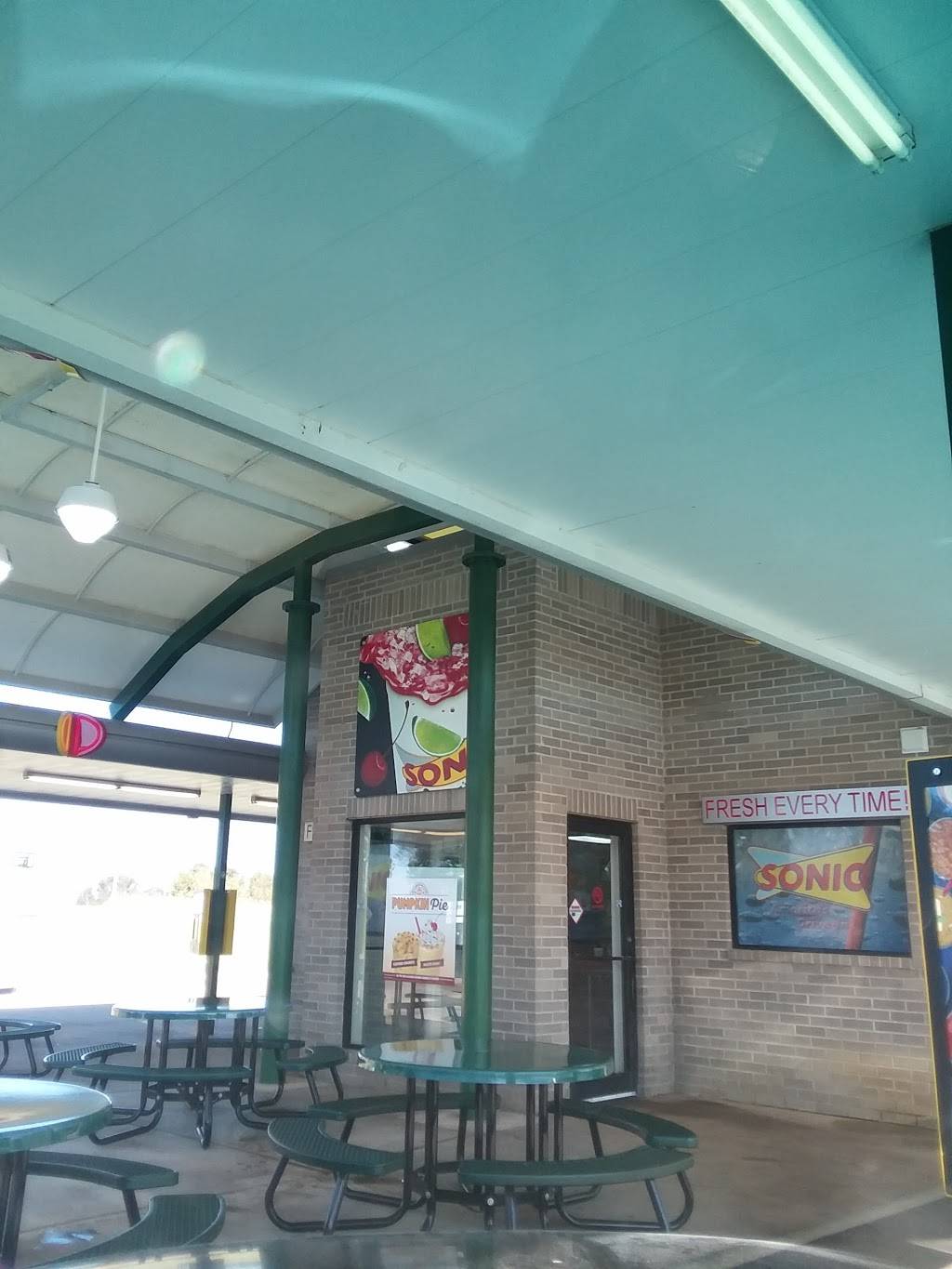 Sonic Drive-In | restaurant | 1340 W Church St, Alamo, TN 38001, USA | 7316962375 OR +1 731-696-2375