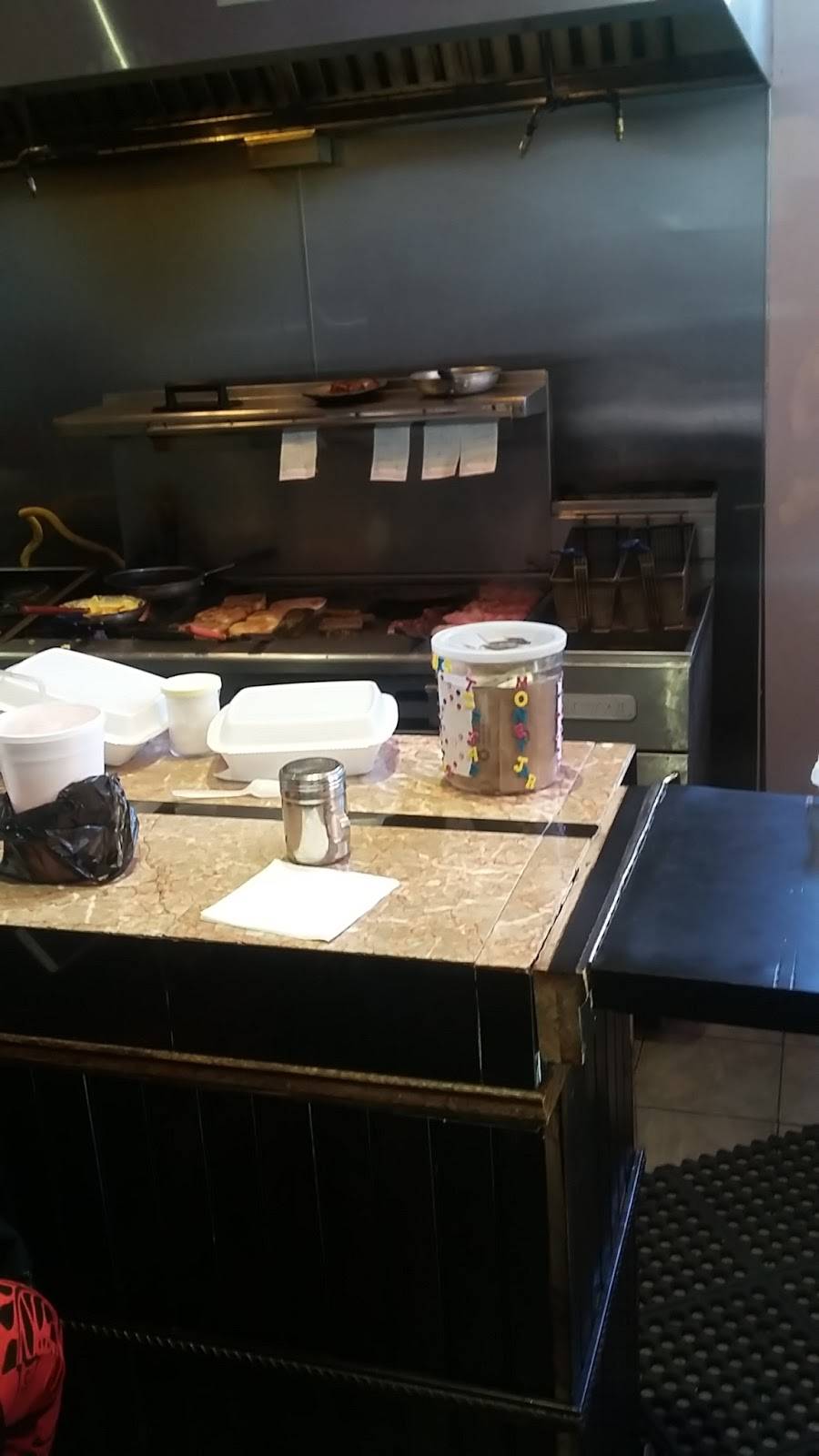 Reddys | restaurant | 2415 W Lehigh Ave, Philadelphia, PA 19132, USA | 2675198633 OR +1 267-519-8633