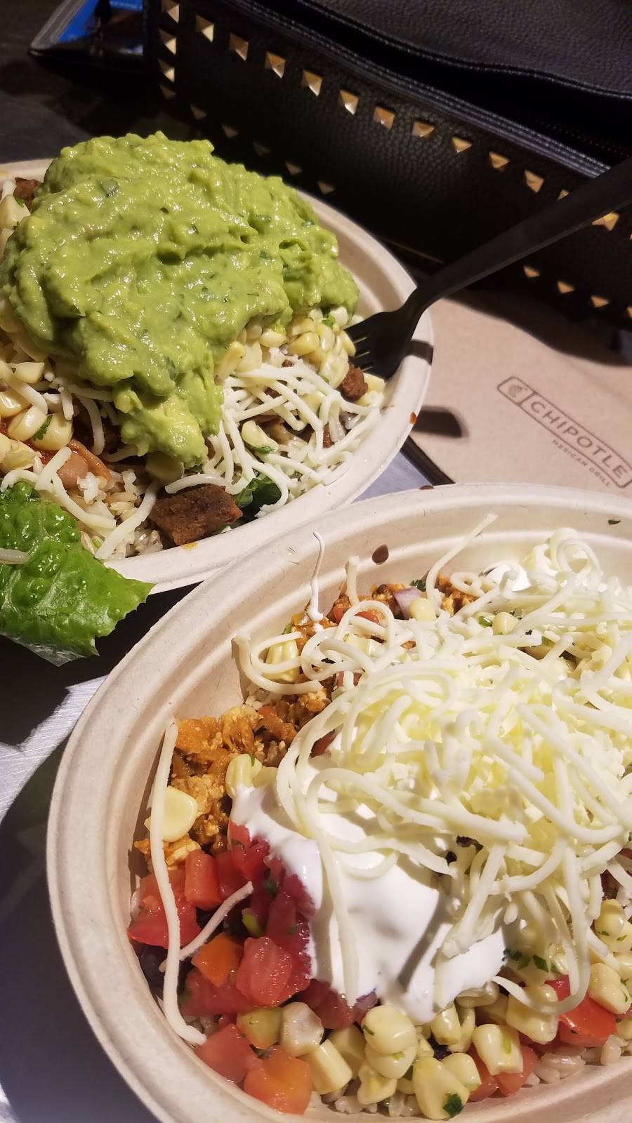 Chipotle Mexican Grill | restaurant | 2560 Tuscany St Ste 102, Corona, CA 92881, USA | 9513402489 OR +1 951-340-2489