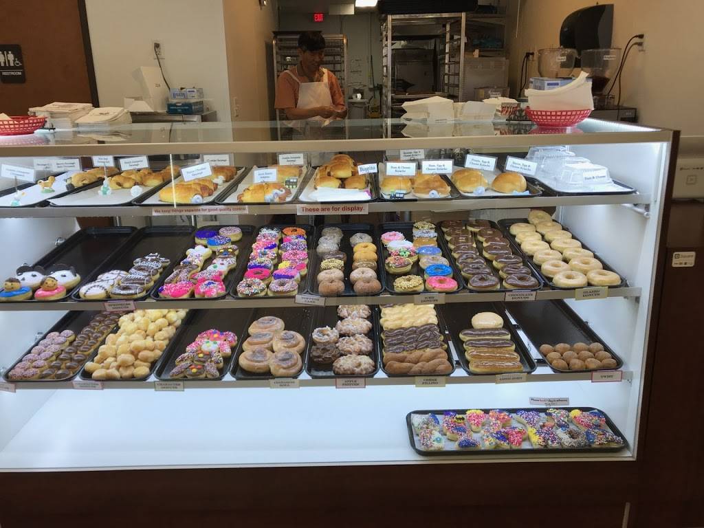 Donut World | restaurant | 7820 Eldorado Pkwy Ste. 120, McKinney, TX 75070, USA | 2147772317 OR +1 214-777-2317