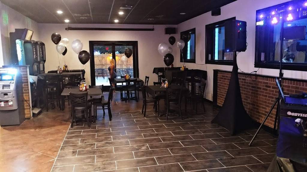 Ford Rd. Patio Bar & Grill | restaurant | 18490 Ford Rd, Detroit, MI 48228, USA | 3134064351 OR +1 313-406-4351