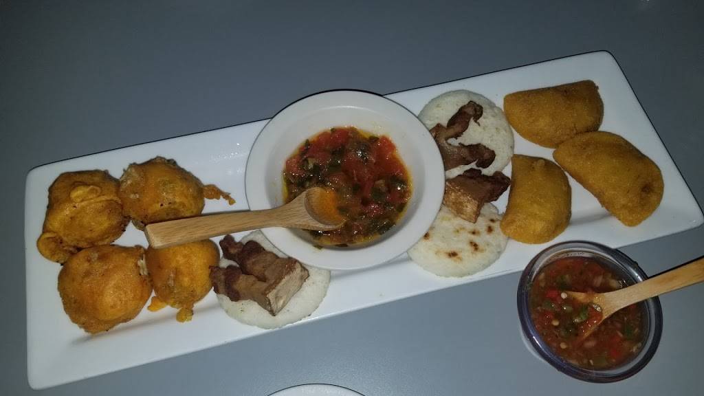 The Colombian Point Restaurant | restaurant | 402 N Washington Blvd, Sarasota, FL 34236, USA | 9413164045 OR +1 941-316-4045