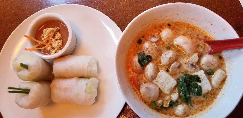 Beantown Pho & Grill | restaurant | 272 Newbury St, Boston, MA 02116, USA | 8572638440 OR +1 857-263-8440