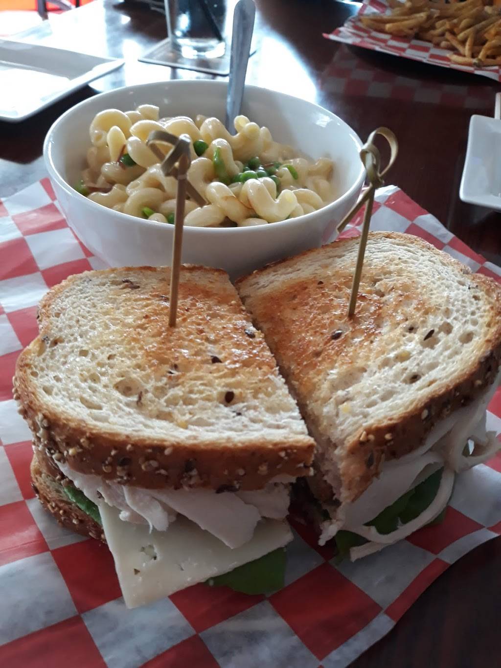 Jekyll & Hyde’s Gastropub | restaurant | 8 E 10th St, Erie, PA 16501, USA | 8144560072 OR +1 814-456-0072