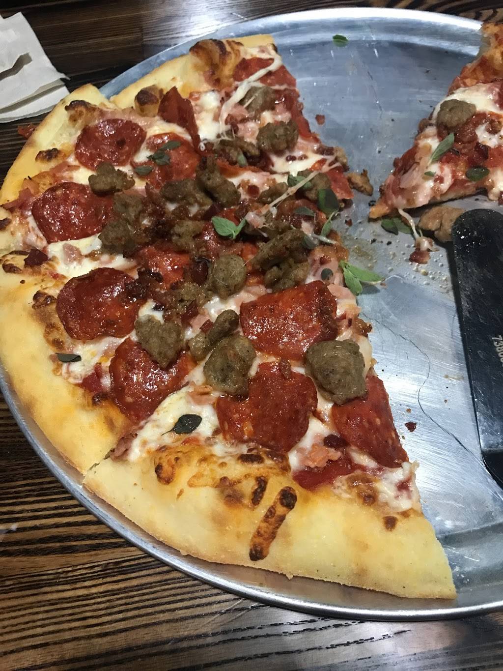 zpizza Tap Room | restaurant | 420 N Main St #107, Corona, CA 92880, USA | 9513564406 OR +1 951-356-4406