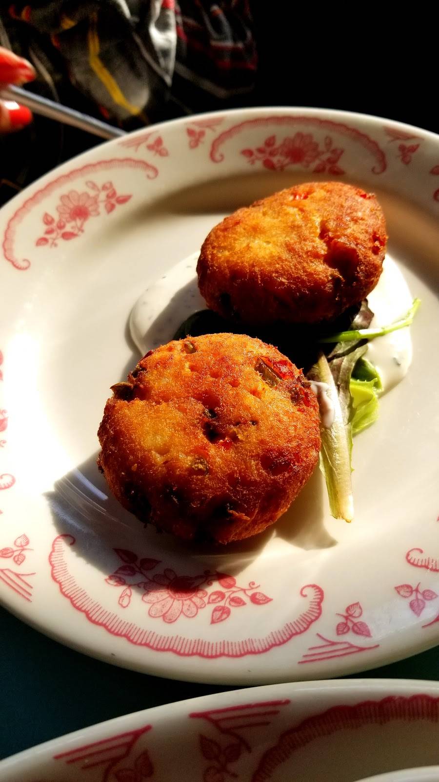 Sally Roots | restaurant | 195 Wyckoff Ave, Brooklyn, NY 11237, USA | 3474250888 OR +1 347-425-0888