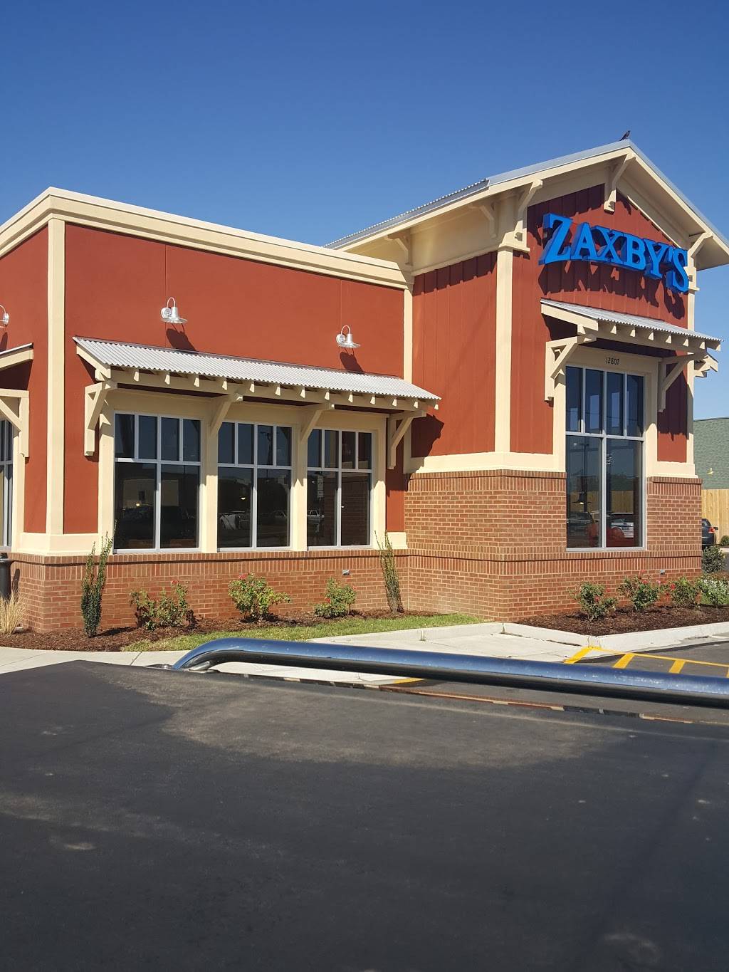Zaxbys Chicken Fingers & Buffalo Wings | restaurant | 12807 East 86th St N, Owasso, OK 74055, USA | 9189284242 OR +1 918-928-4242