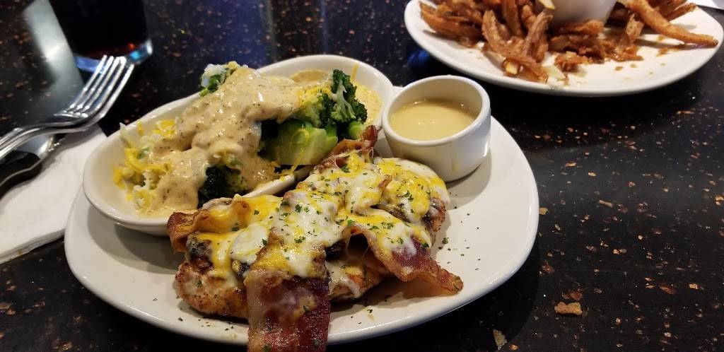 Outback Steakhouse | restaurant | 1203 Townsgate Ct, Plant City, FL 33563, USA | 8137594329 OR +1 813-759-4329