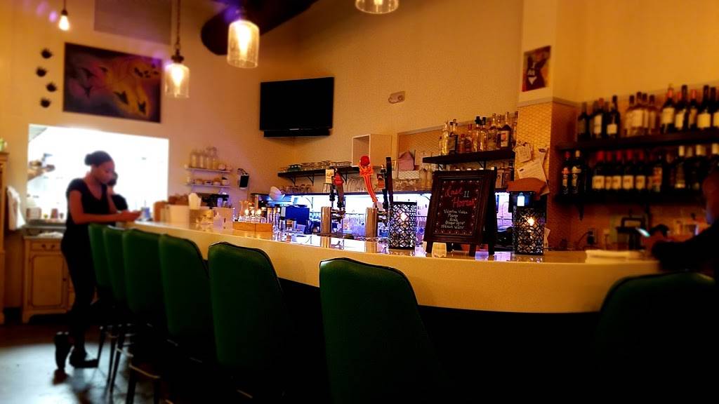 Chive Kitchen | restaurant | 33043 Grand River Ave, Farmington, MI 48336, USA | 2485167144 OR +1 248-516-7144