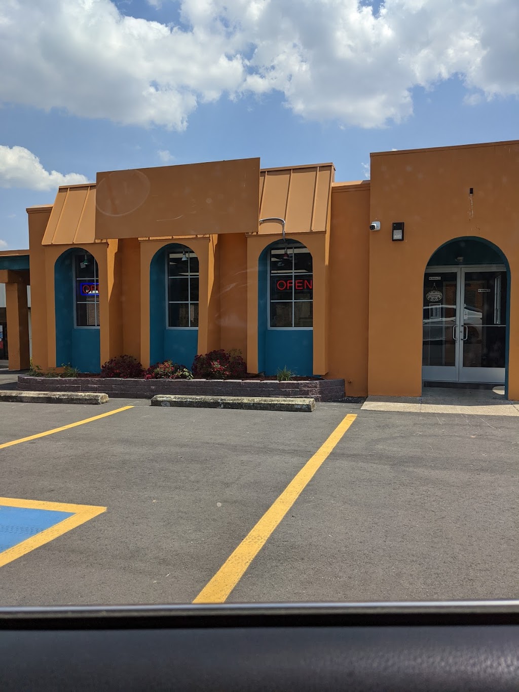 La Fondita | restaurant | 2601 Fort Campbell Blvd, Clarksville, TN 37042, USA | 9315468011 OR +1 931-546-8011