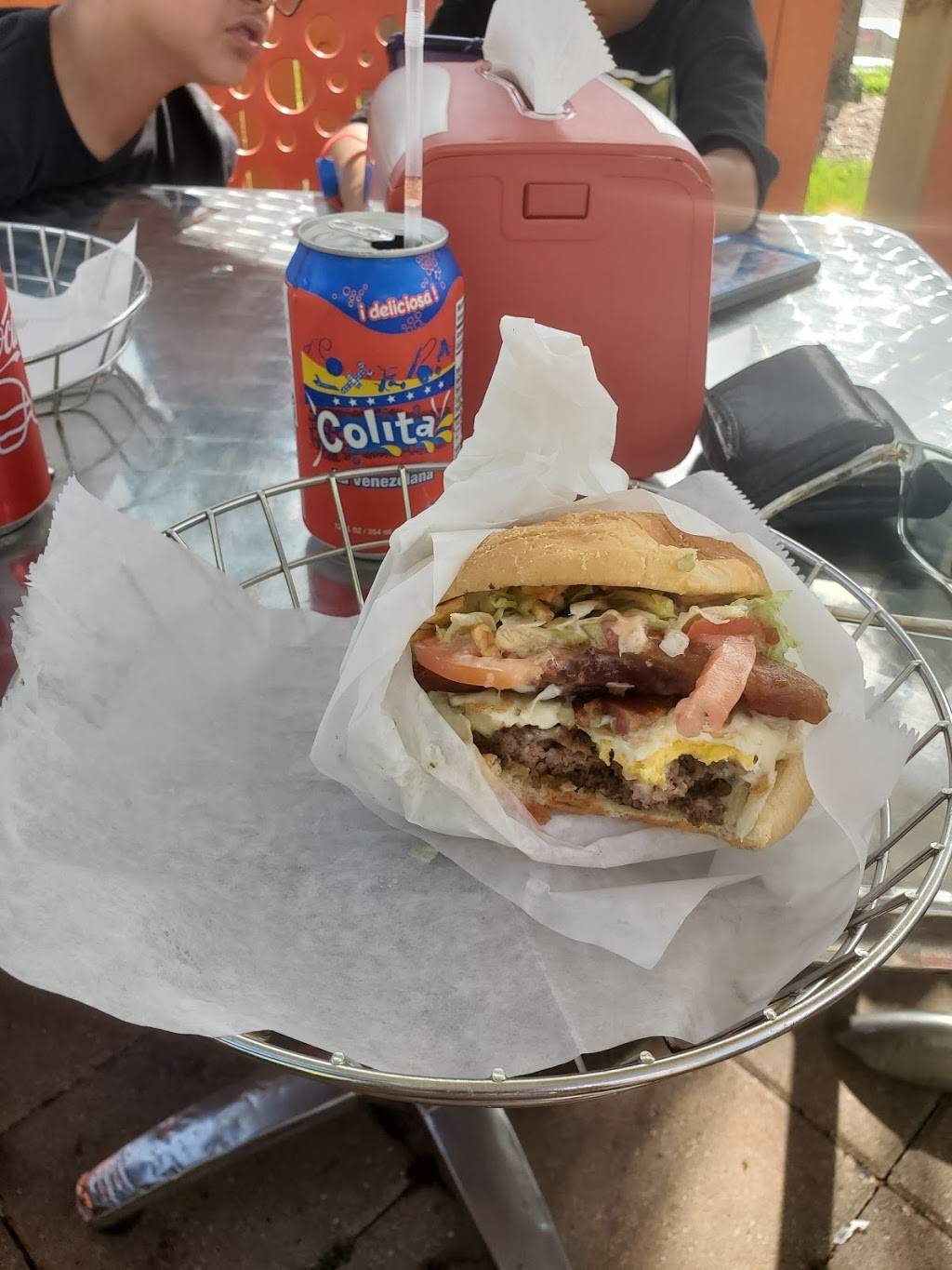 Venezuelan Burger | restaurant | 6316 International Dr, Orlando, FL 32819, USA | 4076010089 OR +1 407-601-0089