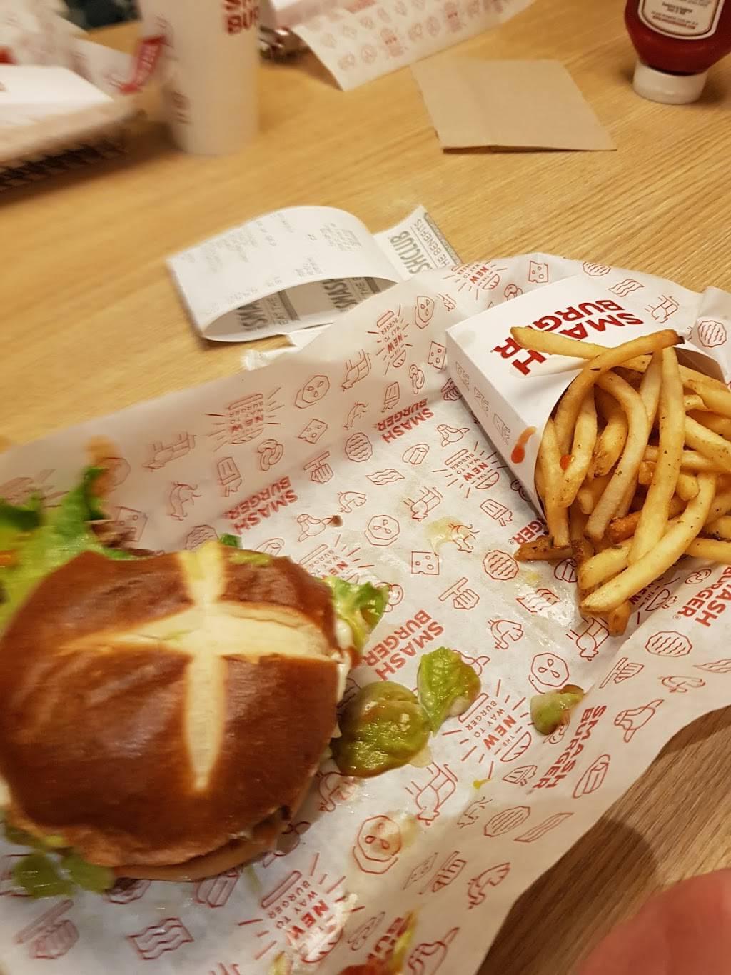 Smashburger | restaurant | 965 Hover St, Longmont, CO 80501, USA | 3034857412 OR +1 303-485-7412