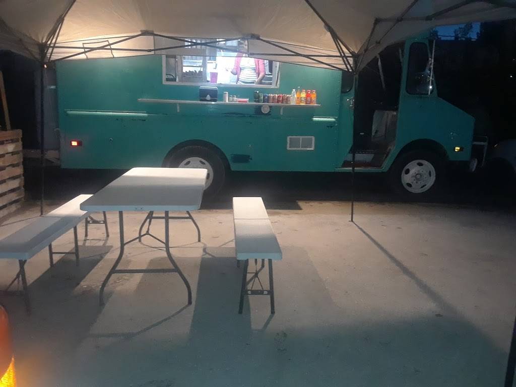 La Flor De Loto | restaurant | 14101 NW 102nd Ave, Hialeah, FL 33018, USA | 3059175482 OR +1 305-917-5482