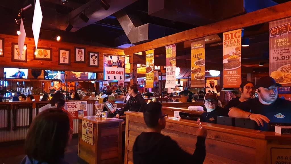 Texas Roadhouse | restaurant | 31 Mystic View Rd, Everett, MA 02149, USA | 6173819598 OR +1 617-381-9598