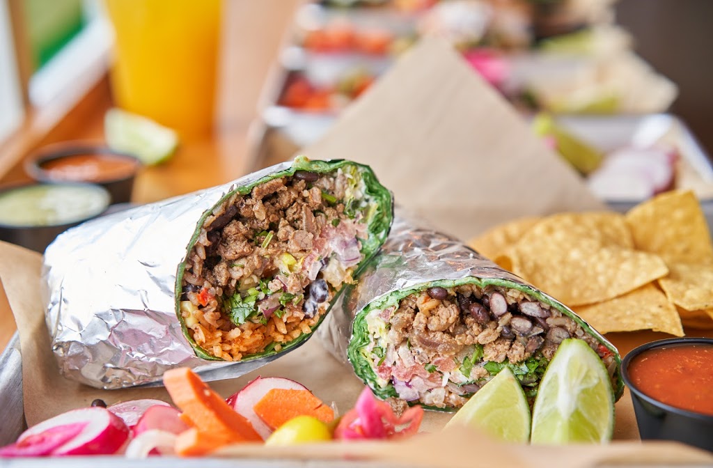 Que Onda Tacobar | restaurant | 112 Nut Tree Pkwy, Vacaville, CA 95687, USA | 7074463052 OR +1 707-446-3052