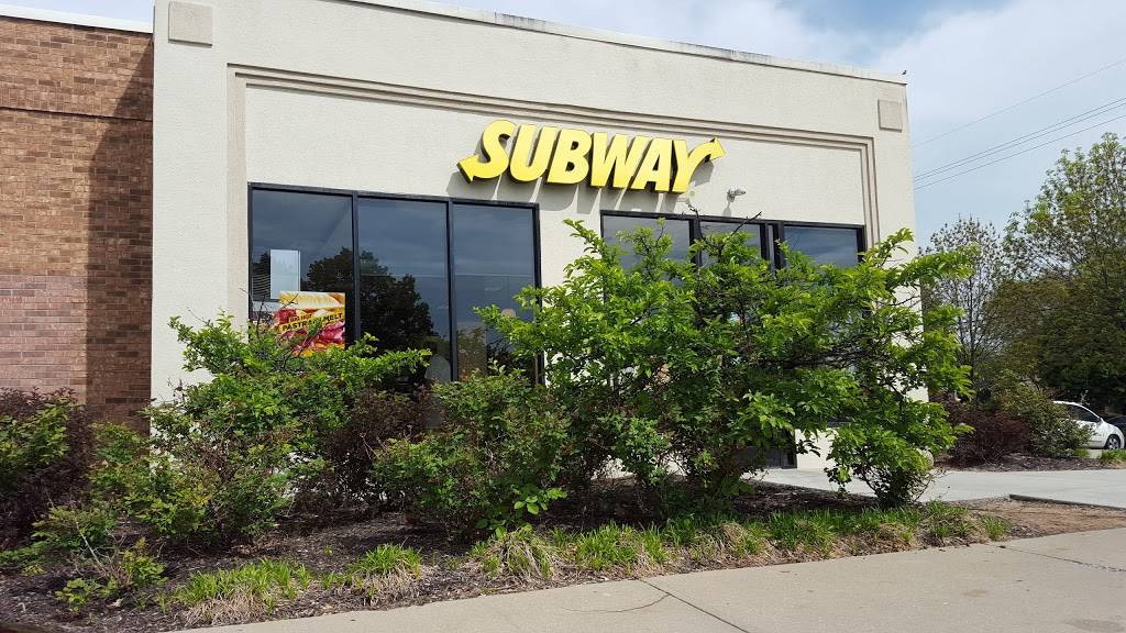 Subway | meal takeaway | 13228 W 87th St Pkwy, Lenexa, KS 66215, USA | 9134959959 OR +1 913-495-9959