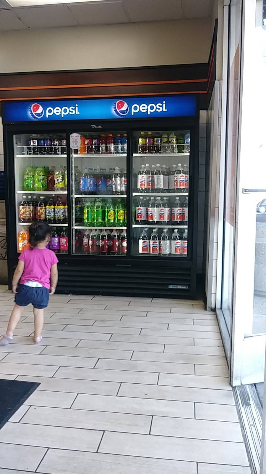 Little Caesars Pizza | meal takeaway | 4910 E Kings Canyon Rd, Fresno, CA 93727, USA | 5594530556 OR +1 559-453-0556