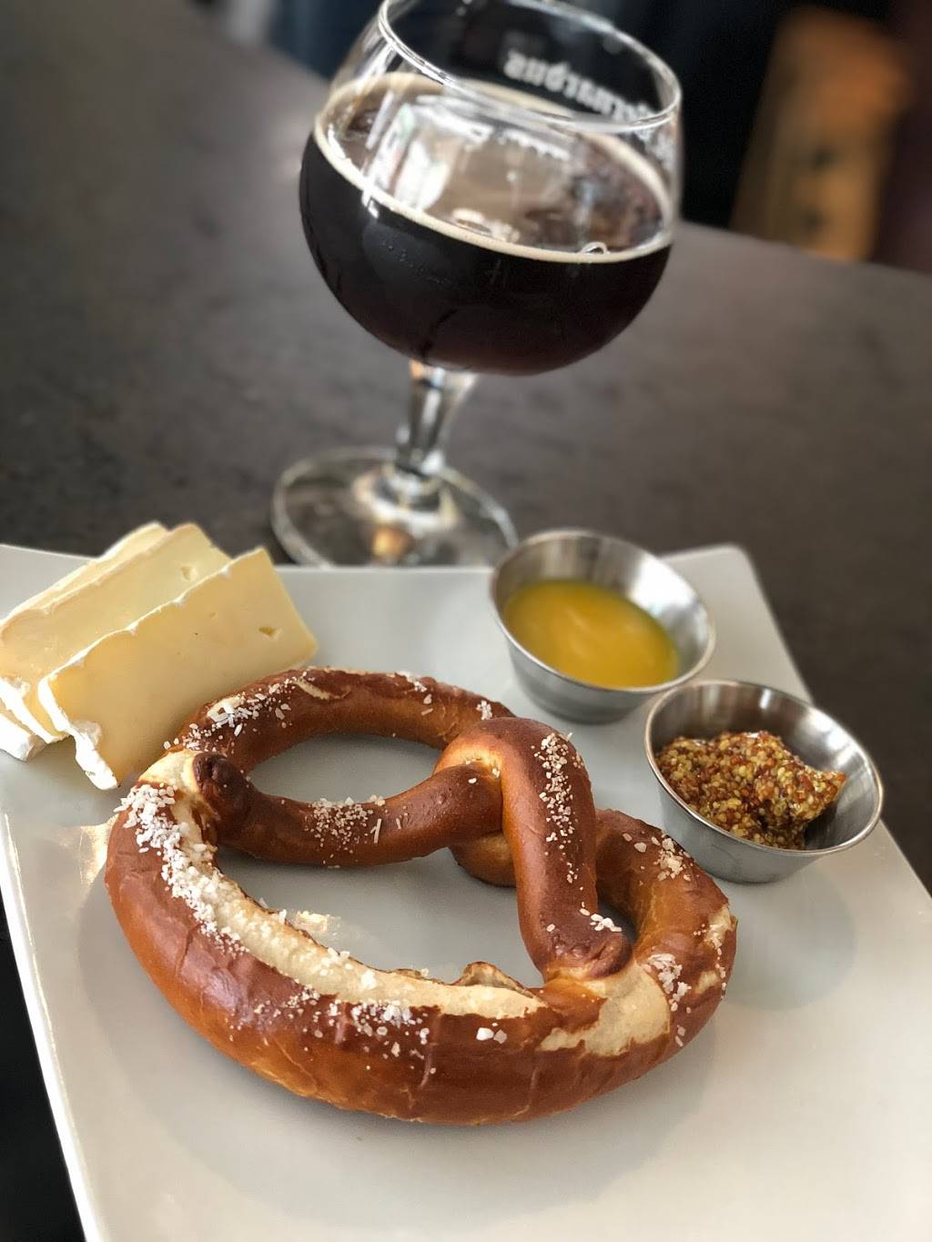 Seven Lakes Station | restaurant | 80 Orange Turnpike, Sloatsburg, NY 10974, USA | 8457125586 OR +1 845-712-5586