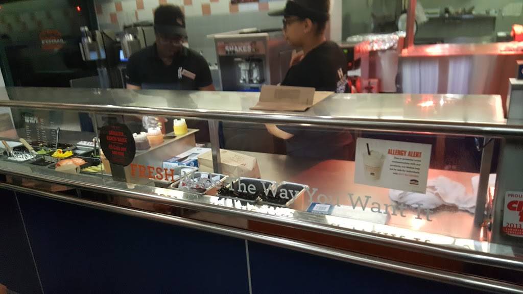 Harveys | restaurant | 4559 Hurontario St Unit A13, Mississauga, ON L4Z 3L9, Canada | 9055070708 OR +1 905-507-0708